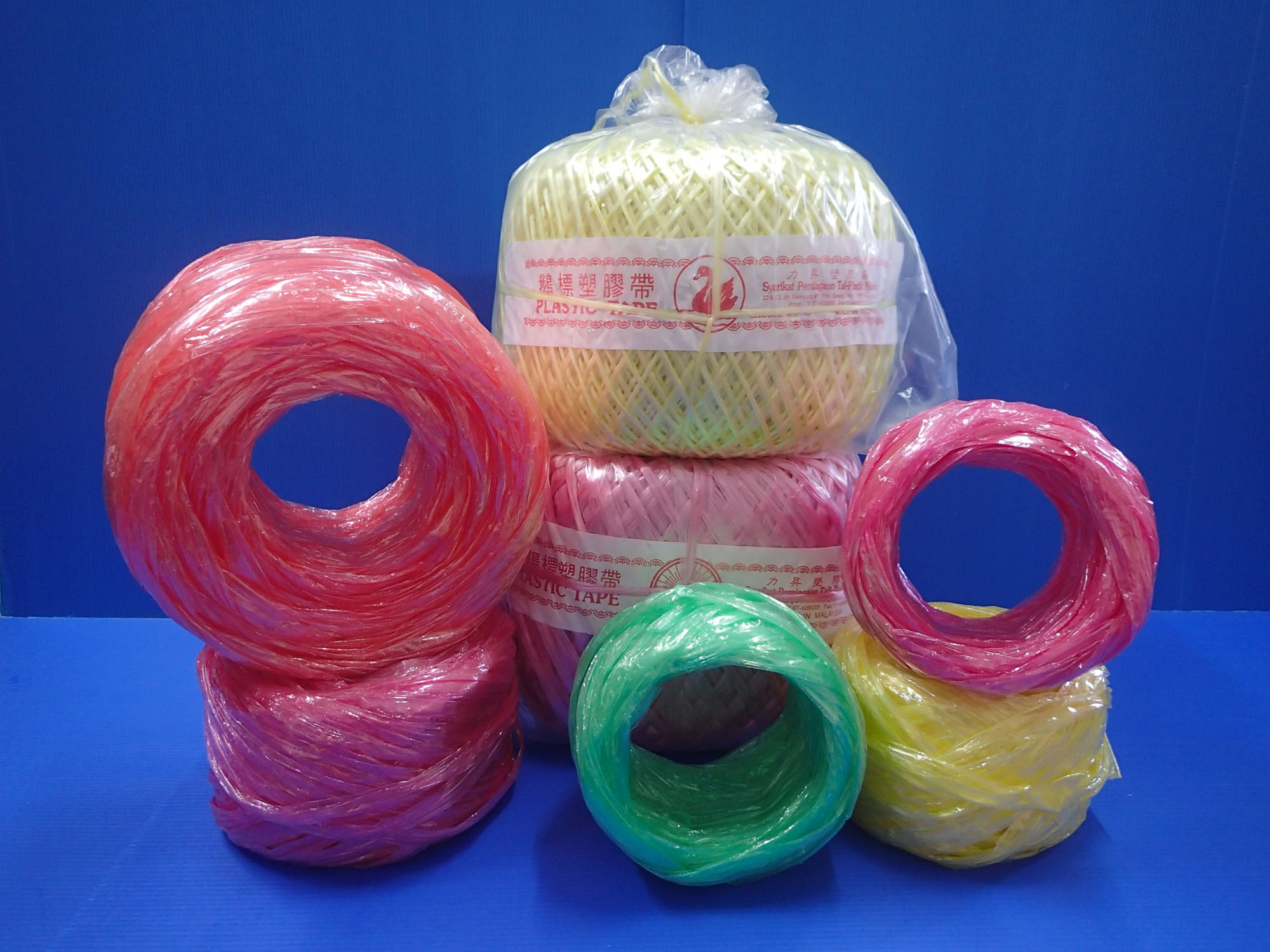 RAFFIA STRINGS