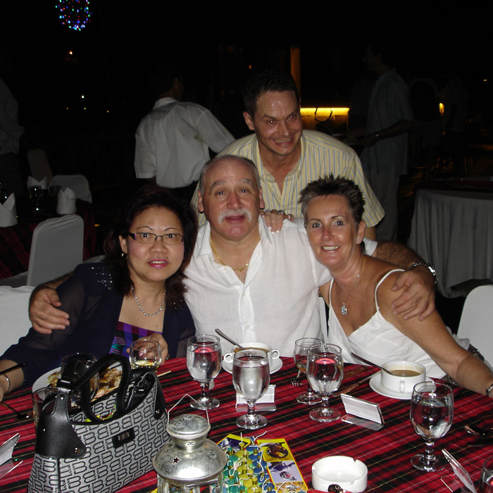 53eb0e37a6f42a2f6a366934_customers10.jpg