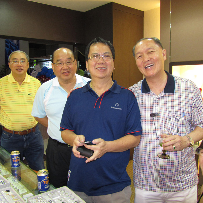 53eb0ce6d056242e6a4c8a54_customers2.jpg