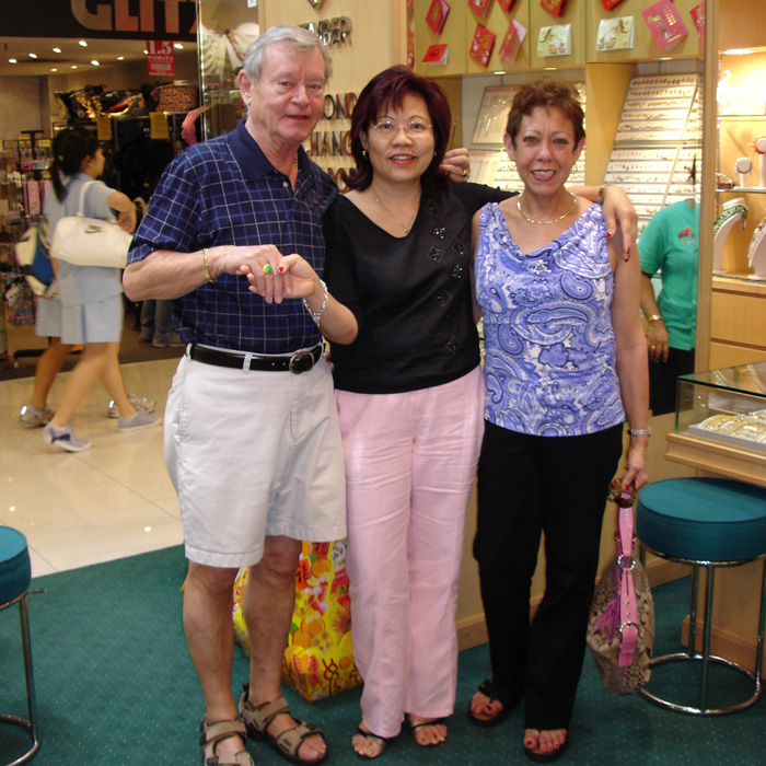 53eb10f3d056242e6a4c8aa6_customers42.jpg