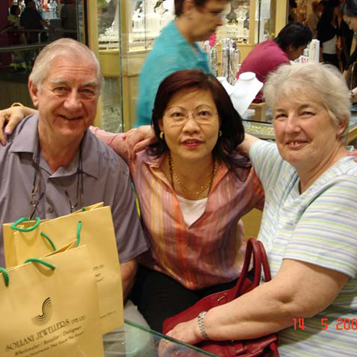 53eb1143cf6ba7c144ec4feb_customers46.jpg