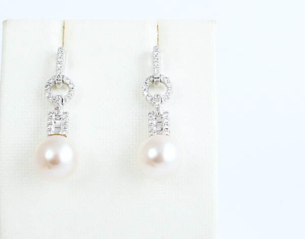 53913142389fd9cd3b9702ad_homepage_earring.JPG