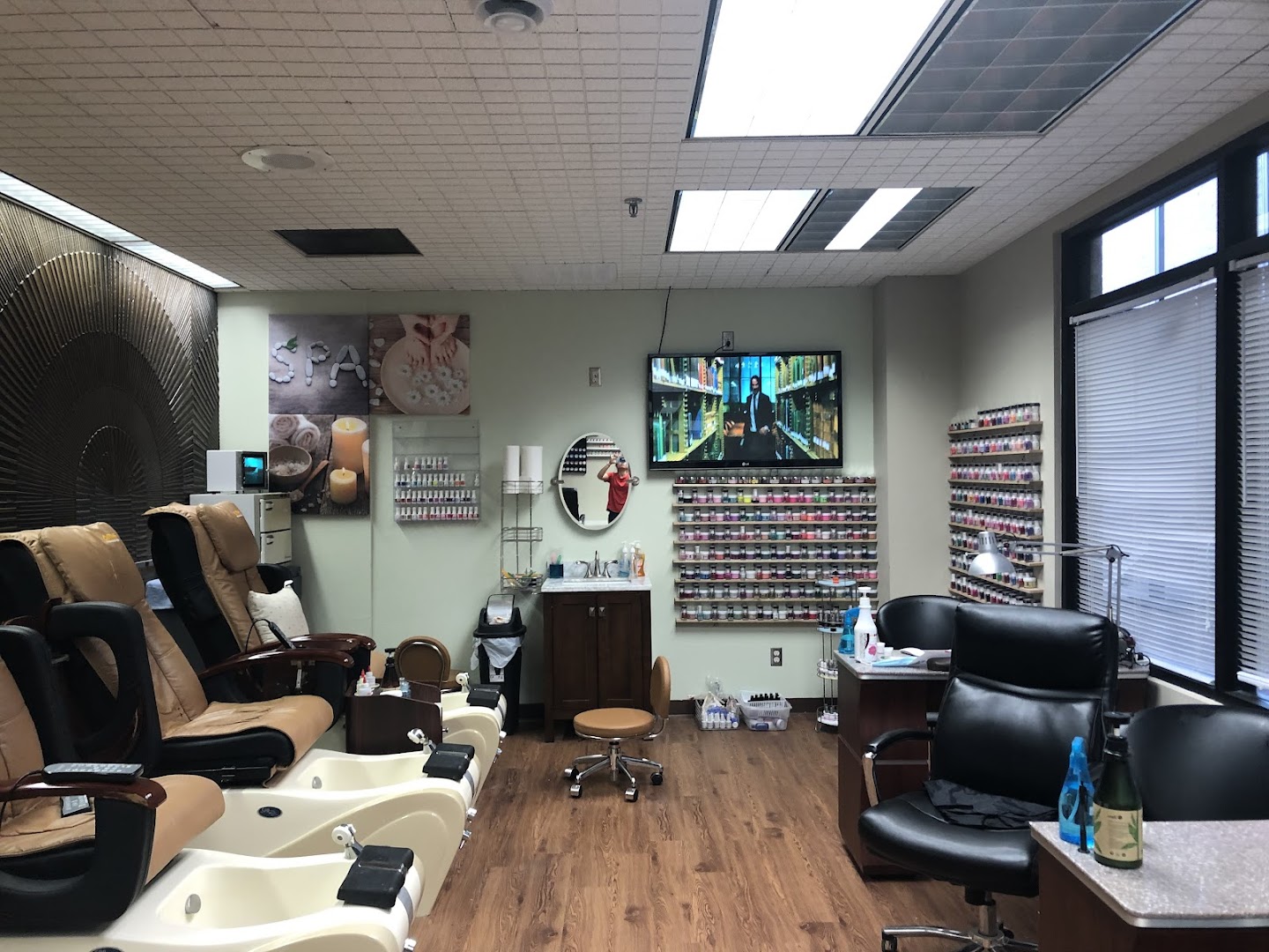 Snails Beauty Nail Salon & Nail Care